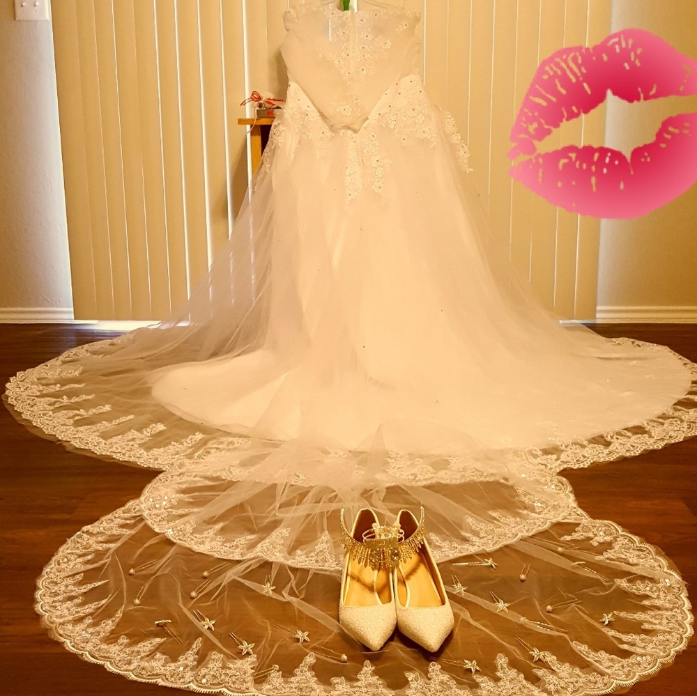 Dress - Picture 4 of 4
